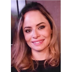 Dra. Valéria Miranda Avanzi