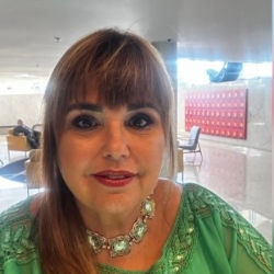 Dra. Ana Cristina Barreira 